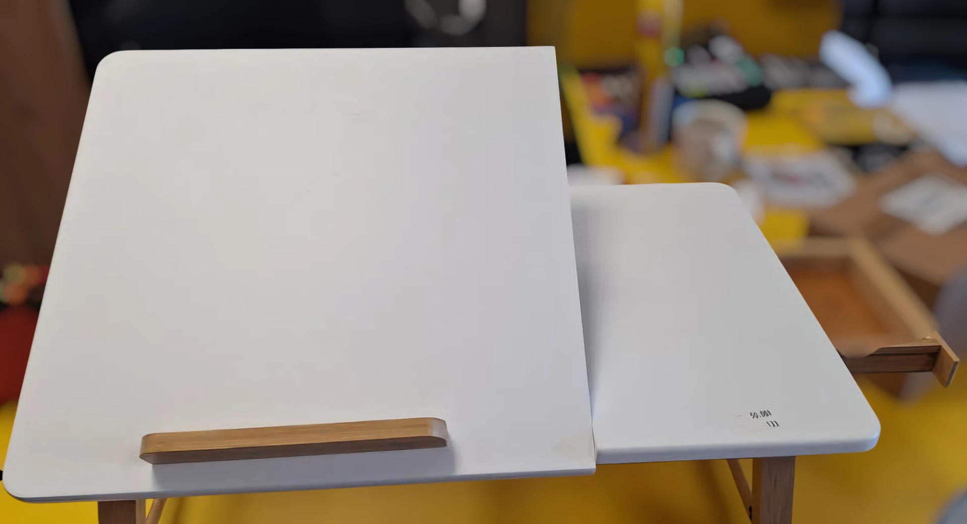 Stolik pod laptop 